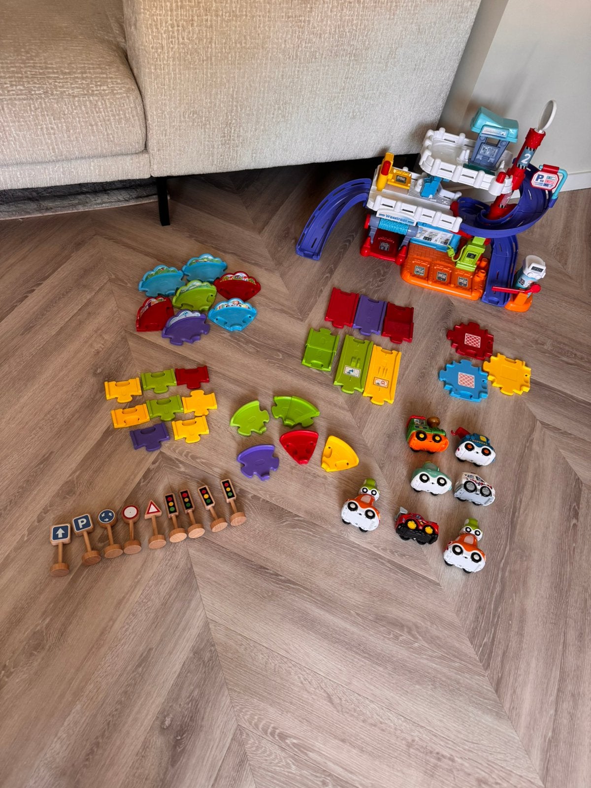 Vtech Toet Toet Auto's Garage met 9 auto’s+wegdelen deluxe, Ophalen of Verzenden, Gebruikt, 2 tot 4 jaar
