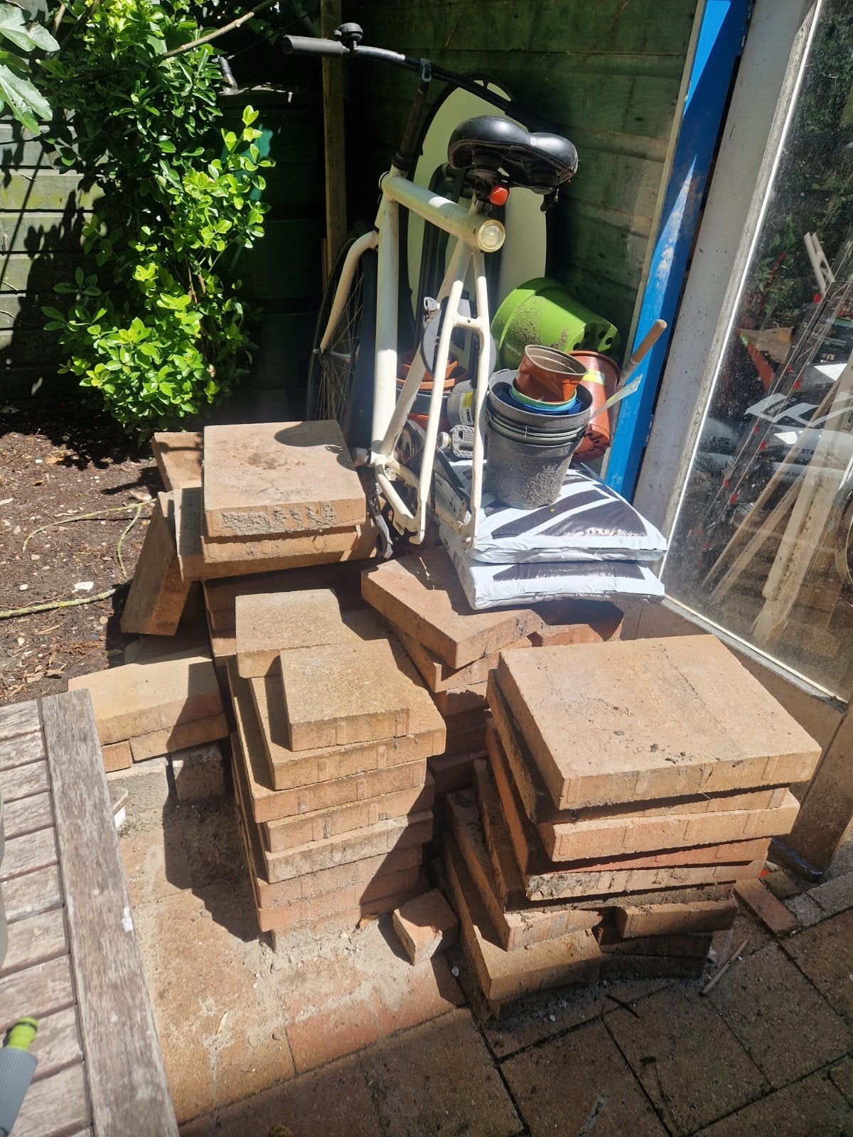 GRATIS: gebruikte terrastegels, diverse maten, Tuin en Terras, Tegels en Klinkers, Gebruikt, Terrastegels, Beton, 10 m² of meer