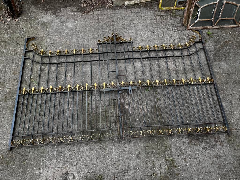 Smeedijzeren poort - 3.68m breed, 200cm hoog, Tuin en Terras, Tuinhekken en Hekwerk, Ophalen, Met poort, Zo goed als nieuw, X