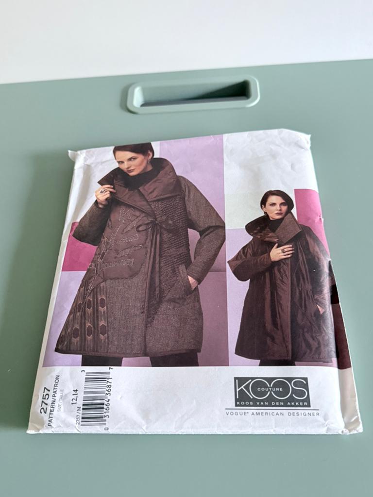 Koos van den Akker Vogue 2757 naaipatronen jas maat 12 14, Ophalen of Verzenden, Nieuw, Vrouw, Overige merken