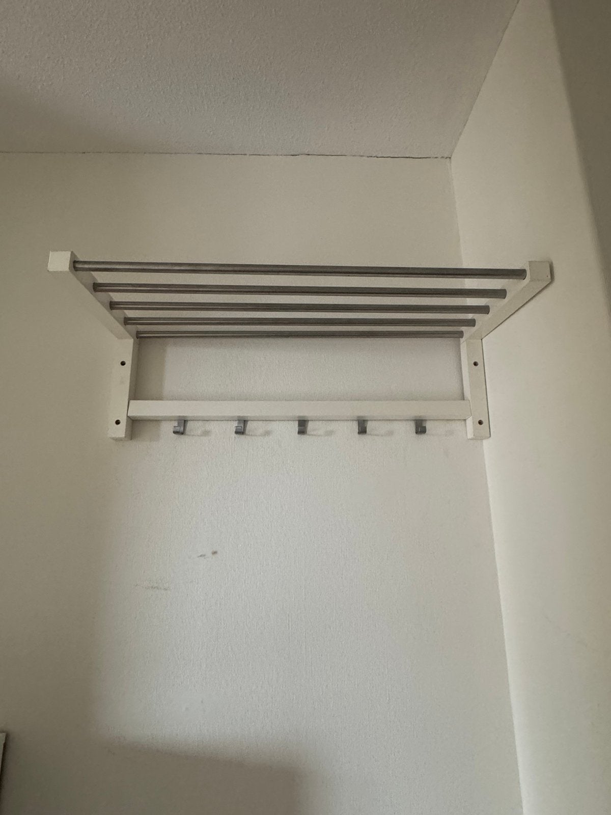 IKEA TJUSIG wandkapstok met hoedenplank – wit, Zo goed als nieuw, Minder dan 100 cm, Hout, Ophalen