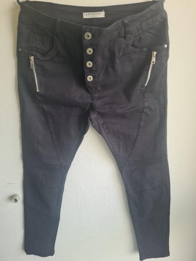 Lexxury zwarte jeans met knoopsluiting en ritsdetails, Kleding | Dames, Zwart, Overige jeansmaten, Ophalen of Verzenden, Lexxury