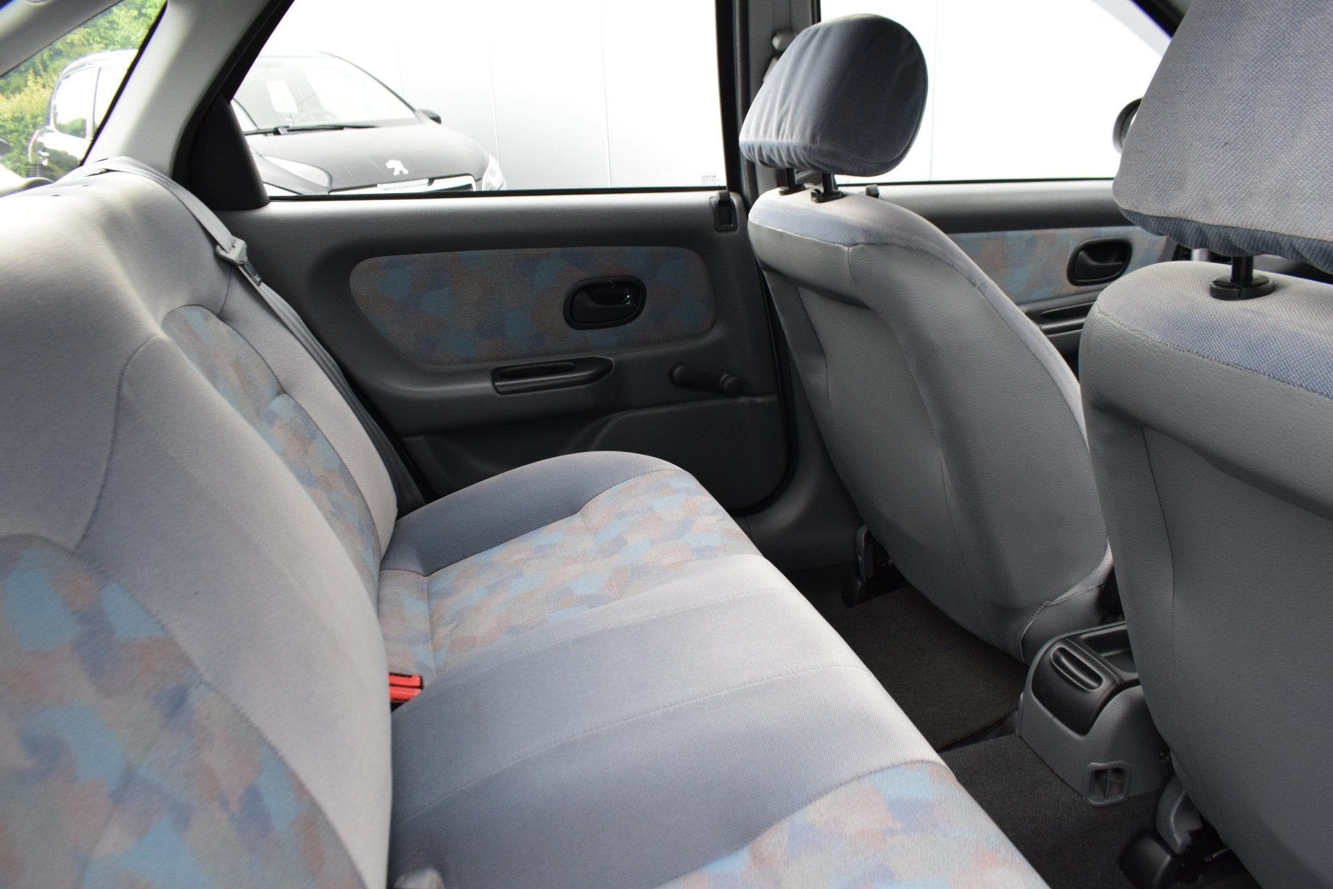 Renault Laguna 1.8 RN 25dkm! (bj 1997), Auto's, Voorwielaandrijving, 94 pk, Renault, Bedrijf