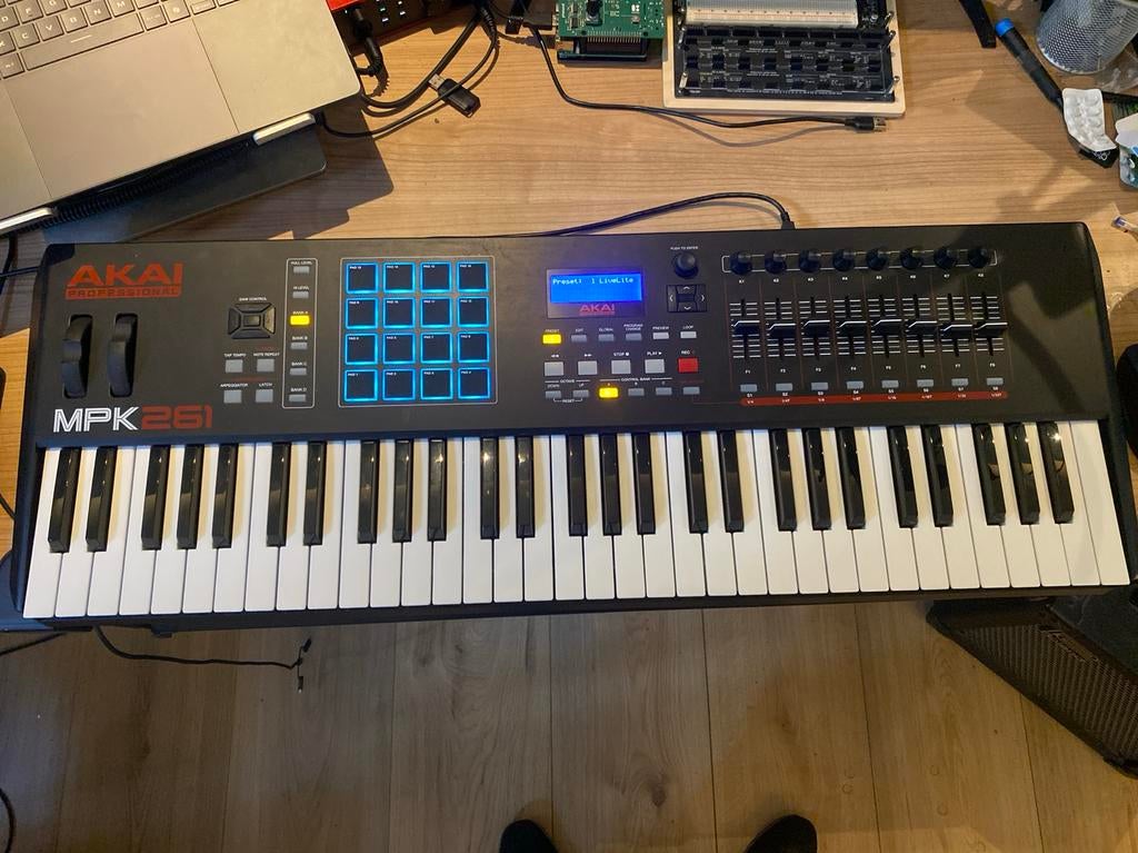 Akai MPK261 MIDI keyboard controller, Overige merken, 61 toetsen, Ophalen of Verzenden, Zo goed als nieuw