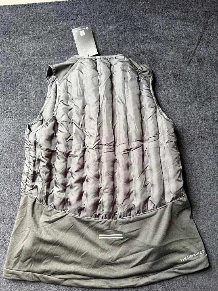 Nike miller bodywarmer maat s, Kleding | Heren, Bodywarmers, Ophalen of Verzenden, Nieuw, Maat 46 (S) of kleiner, Zwart