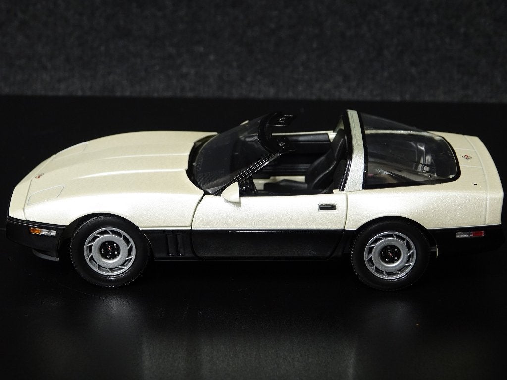 Greenlight 1:18 1986 Chevrolet Corvette C4, Overige merken, Auto, Onbekend, Nieuw