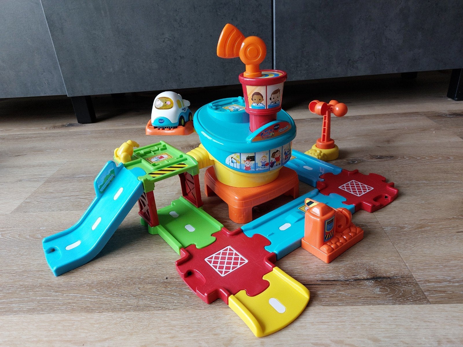 Vtech Toet Toet vliegveld, Ophalen of Verzenden, Gebruikt, 2 tot 4 jaar