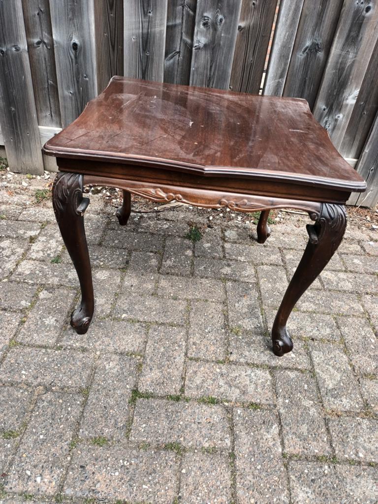 Antieke bijzettafel met sierlijke poten, Ophalen of Verzenden