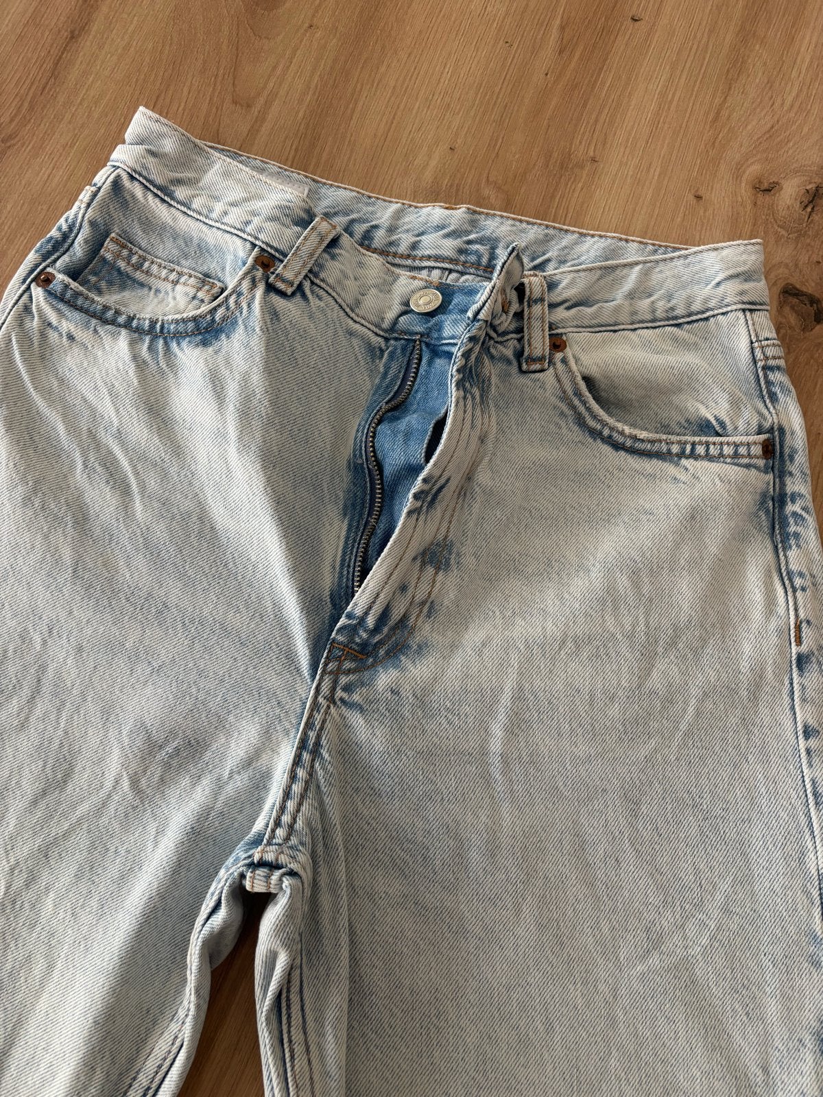 Zara wide leg jeans lichtblauw W28-W29 (confectie 36), Ophalen of Verzenden, Zo goed als nieuw, Blauw, W28 - W29 (confectie 36)