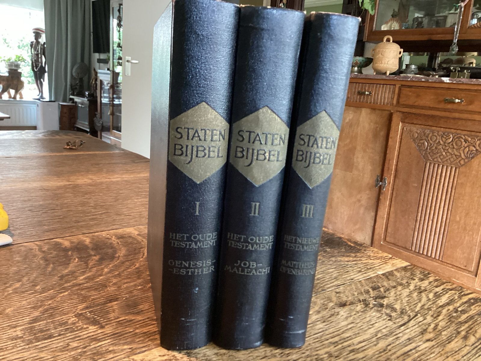 Statenbijbel Jubileumuitgave 1637-1937 - 3 delen € 22, Ophalen of Verzenden