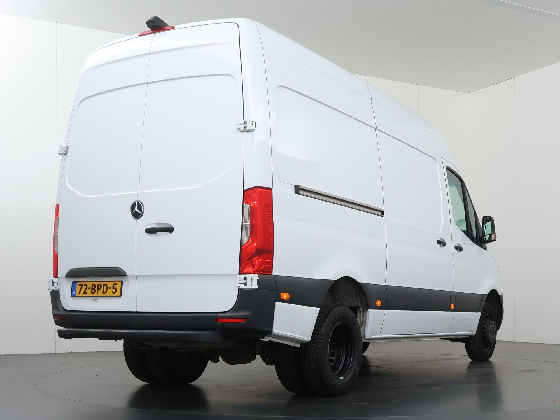 Mercedes-Benz Sprinter 516 CDI L2 H2 | Aut. | Dubbel Lucht |, Auto's, Automaat, 4 cilinders, Bedrijf, Diesel