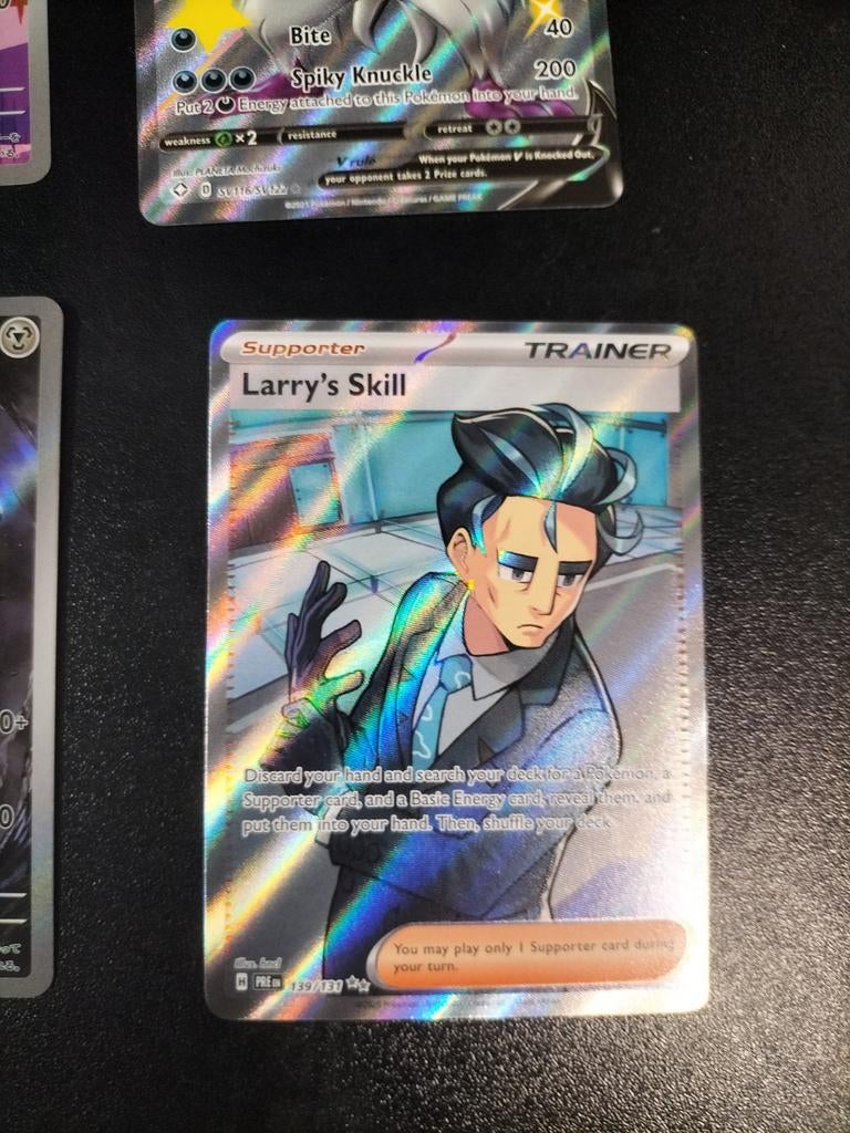 Pokémon TCG: Larry's Skill Trainer Kaart (Foil), Ophalen of Verzenden, Zo goed als nieuw, Losse kaart, Foil