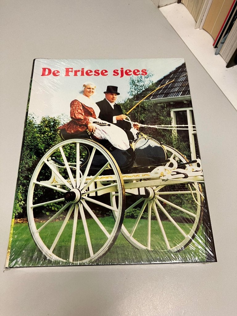 De Friese Sjees - Nieuw in seal, Hardcover A4 formaat, Ophalen of Verzenden, 20e eeuw of later, Nieuw, De Haan