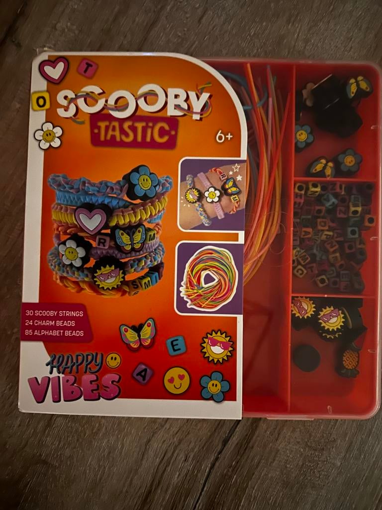 Scooby-Tastic Happy Vibes Knutselset Armbandjes Maken, Overige thema's, Nieuw, Meerkleurig, Ophalen of Verzenden