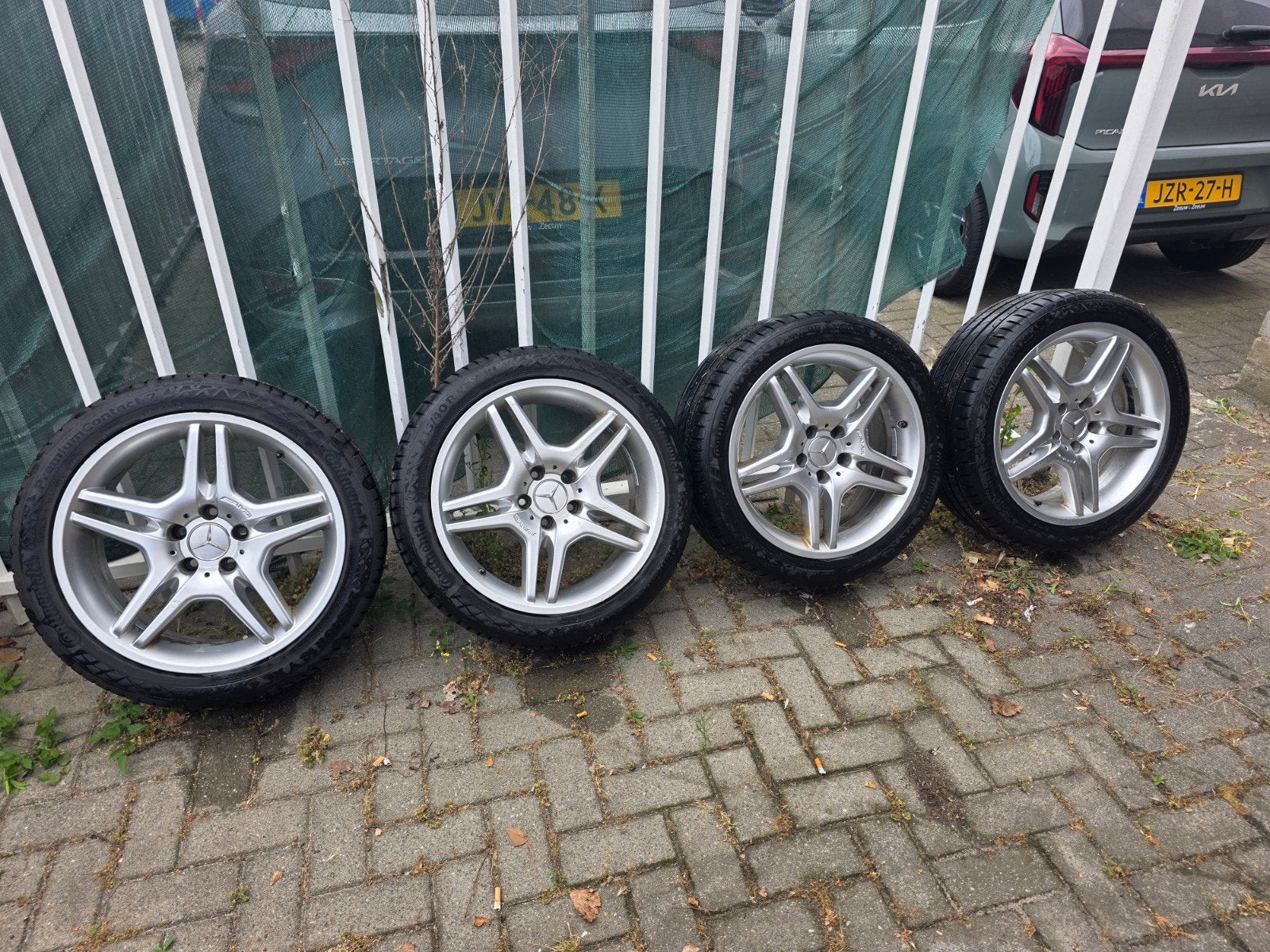 Mercedes Benz 18 Inch AMG Velgen met Continental Zomerbanden, Auto-onderdelen, Banden en Velgen, Ophalen, 18 inch, Banden en Velgen
