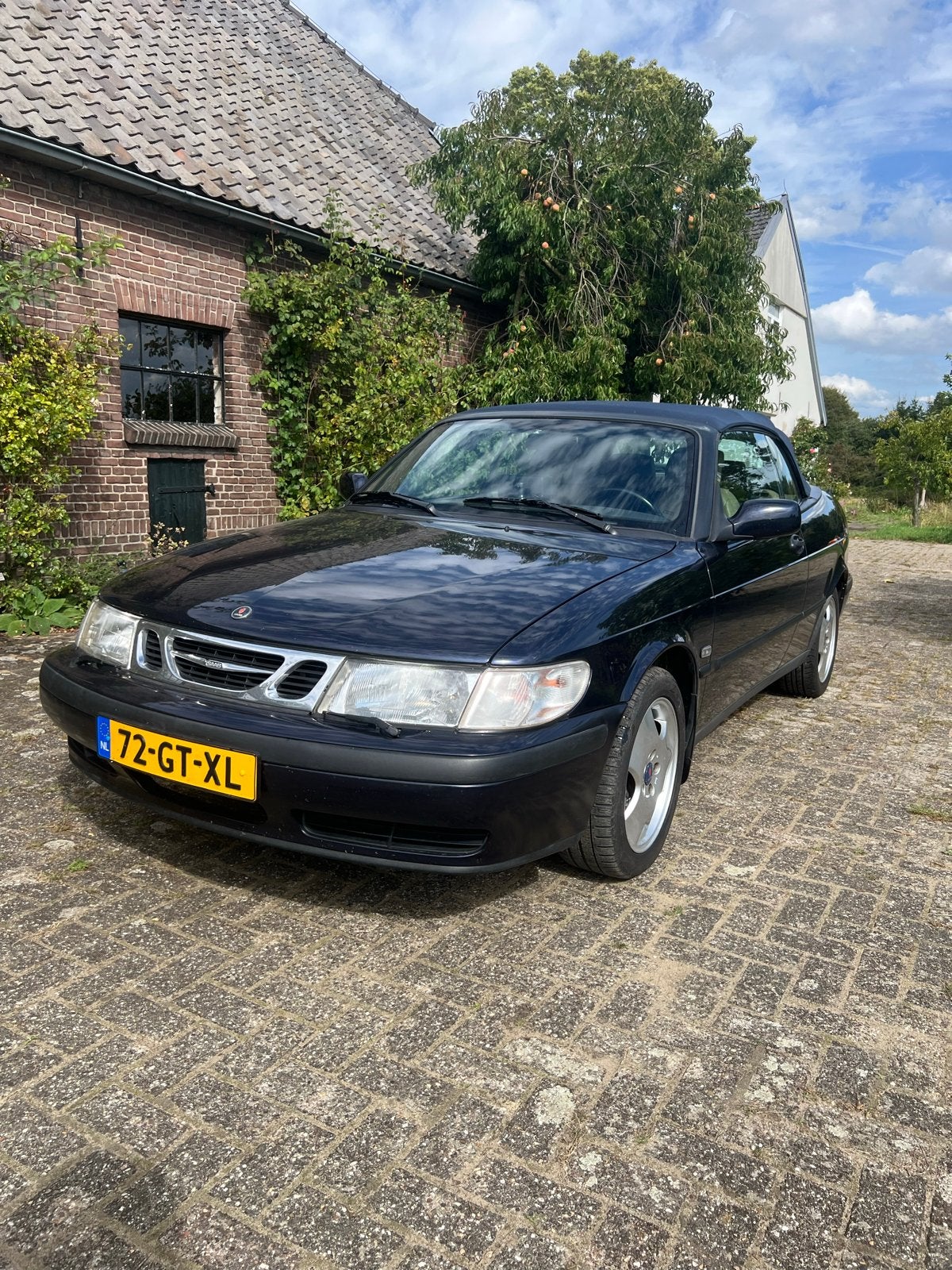Saab 9-3 Turbo Cabrio Automaat Youngtimer (2001), Auto's, Beige, 4 cilinders, Cabriolet, 75 €/maand
