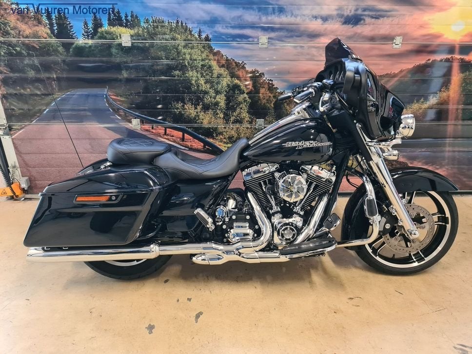 HARLEY-DAVIDSON STREET GLIDE FLHX 5HD ORIGINEEL NL GELEVERD, 2 cilinders, 1690 cc, HARLEY-DAVIDSON, Bedrijf