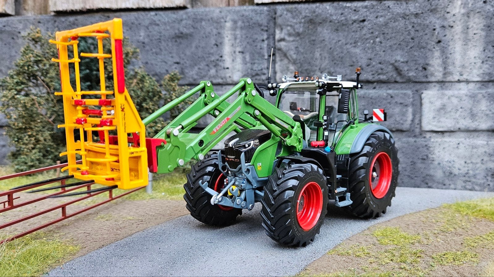 Verbouwde Fendt 724 + Meijer Holland stroklem 1:32, Ophalen of Verzenden, Nieuw, Tractor of Landbouw, Overige merken