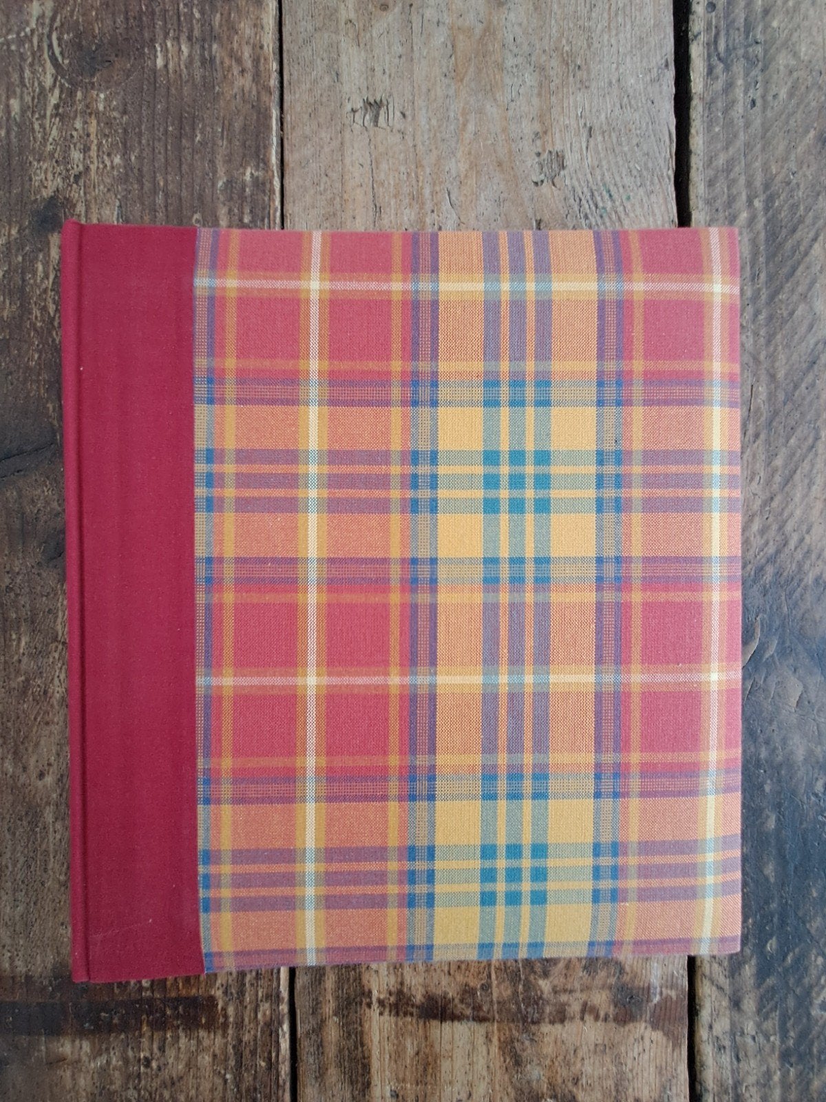 Foto boek. 28 pagina's.  Voorkant/achterkant stof. Henzo, Ophalen of Verzenden