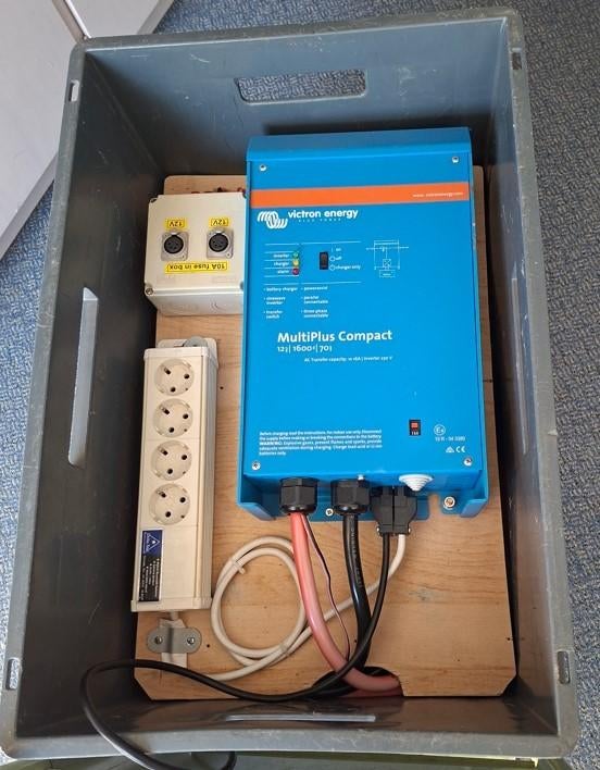 Victron MultiPlus C 12/1600/70 + 180A accu, Ophalen, Zo goed als nieuw