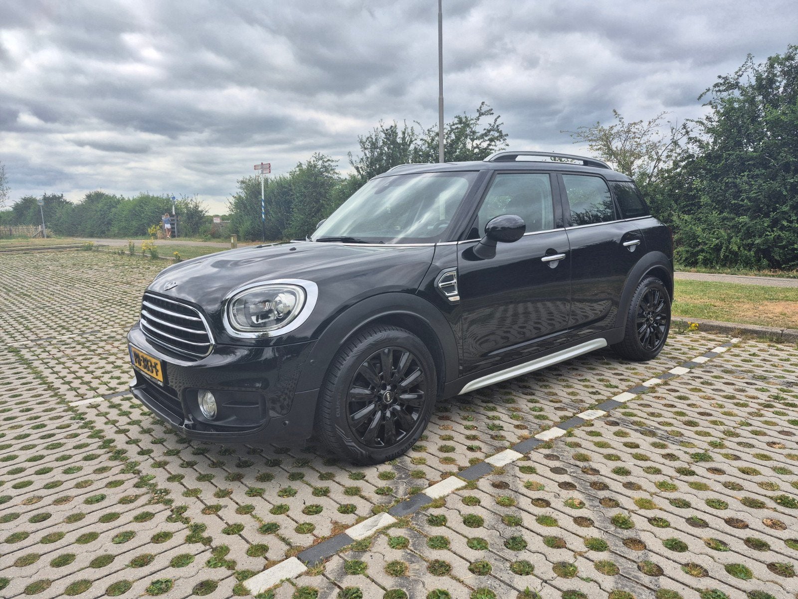 Mini Countryman 1.5 100KW 2017 Zwart, Auto's, Mini, Voorwielaandrijving, Countryman, 715 kg, Zwart