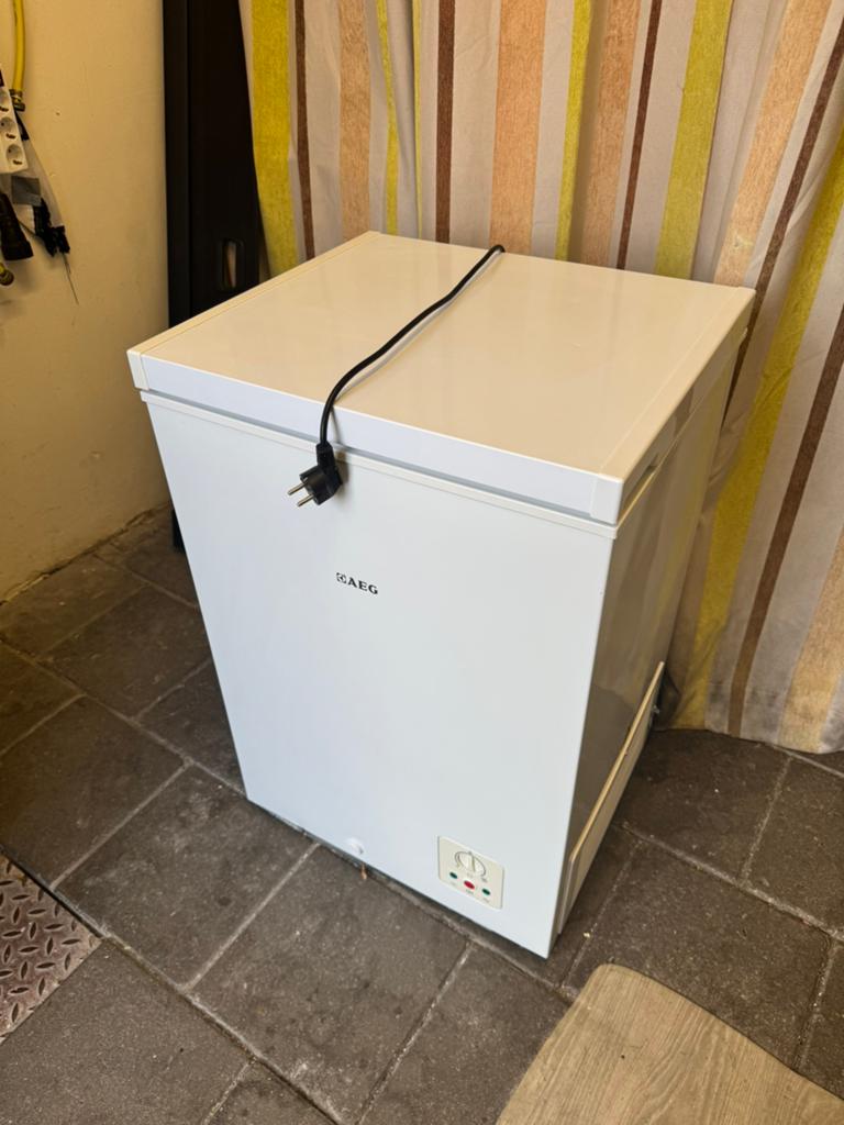 AEG Diepvries | Werkt Goed | Schoon | Klep van Boven, Witgoed en Apparatuur, Vriezers en Diepvrieskisten, Ophalen, Vrieskist, Gebruikt