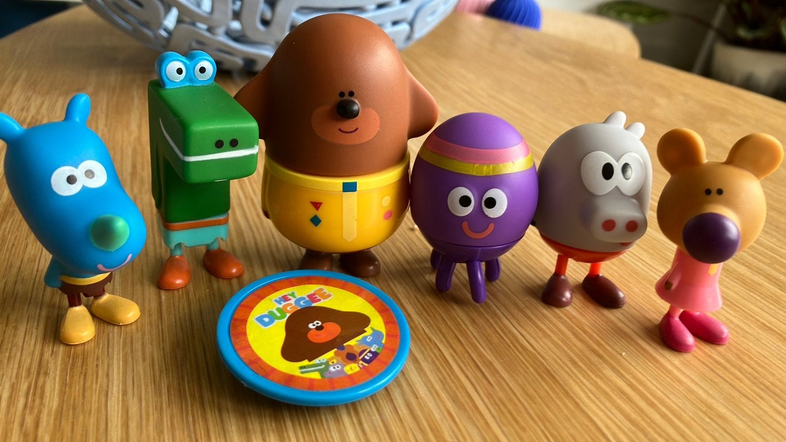 Duggee.  Alle 6 compleet. 7-10 cm, Ophalen of Verzenden, Zo goed als nieuw