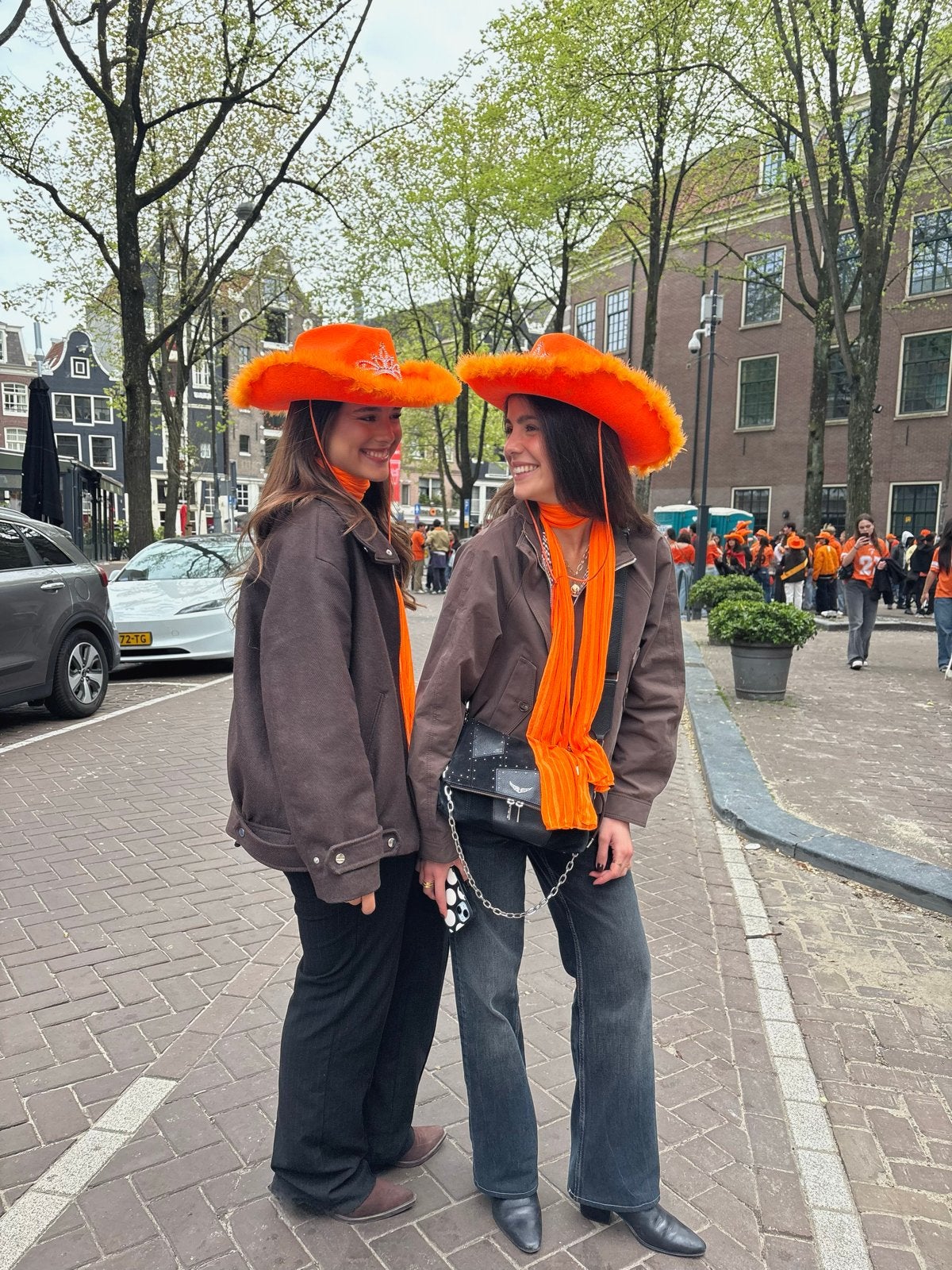 2 studenten zoeken dringend woonruimte in Amsterdam