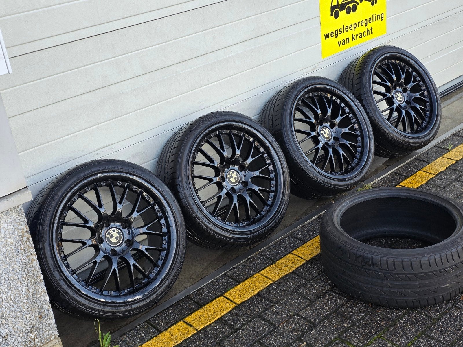 18" velgen 5x120 bmw 225 40 banden run flat bbs look 2 delig, Auto-onderdelen, Ophalen, 18 inch, Gebruikt, Banden en Velgen