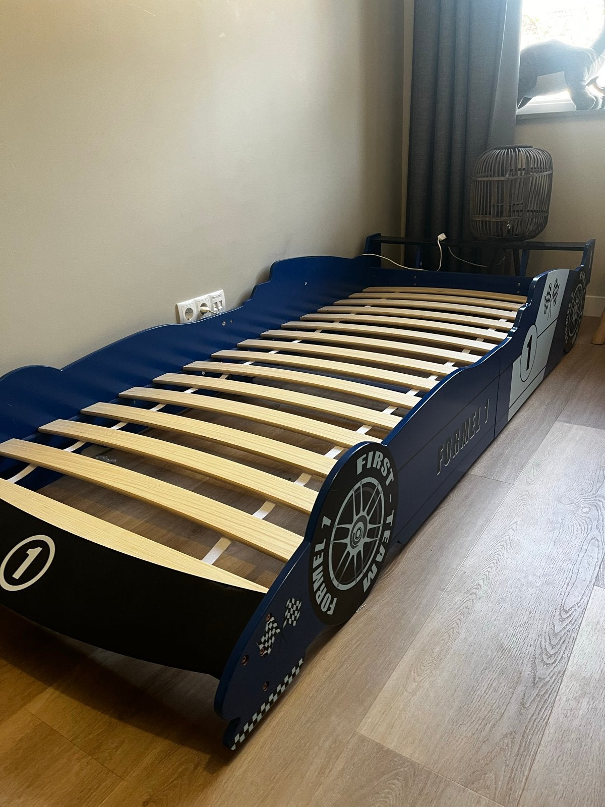 Raceauto kinderbed met lattenbodem, Ophalen, 70 tot 85 cm, Zo goed als nieuw, Lattenbodem