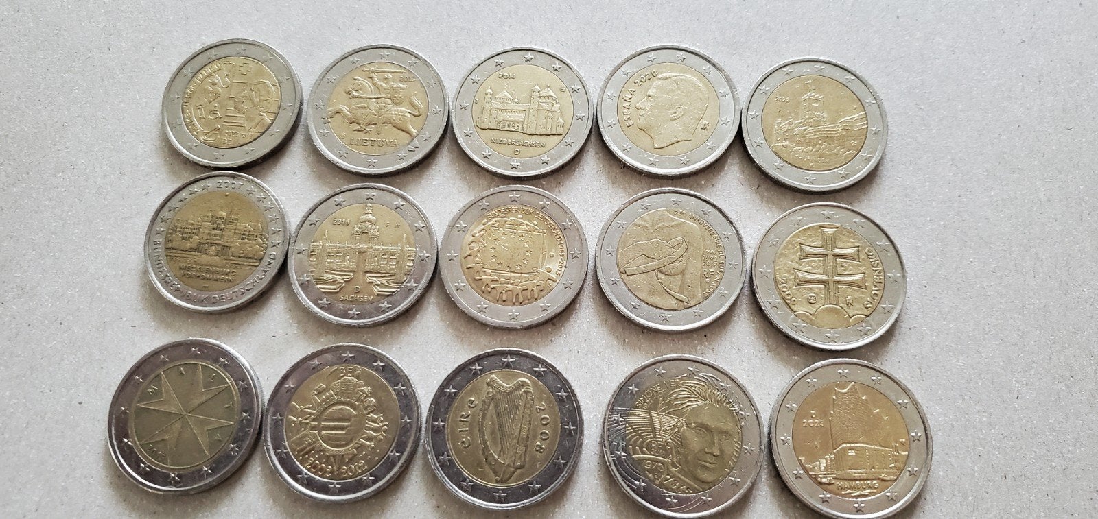 2 euro munten 15 stuks gebruikte staat.

Enkel in 1 lot voor, Ophalen, België, 2 euro