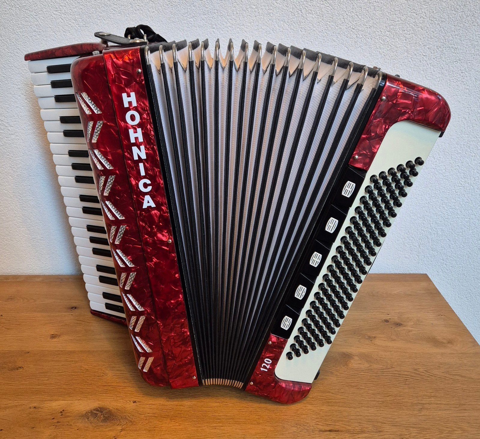 Zeer mooie Honica (Hohner) accordeon in perfecte staat, Met koffer, Zo goed als nieuw, Hohner, 120-bas