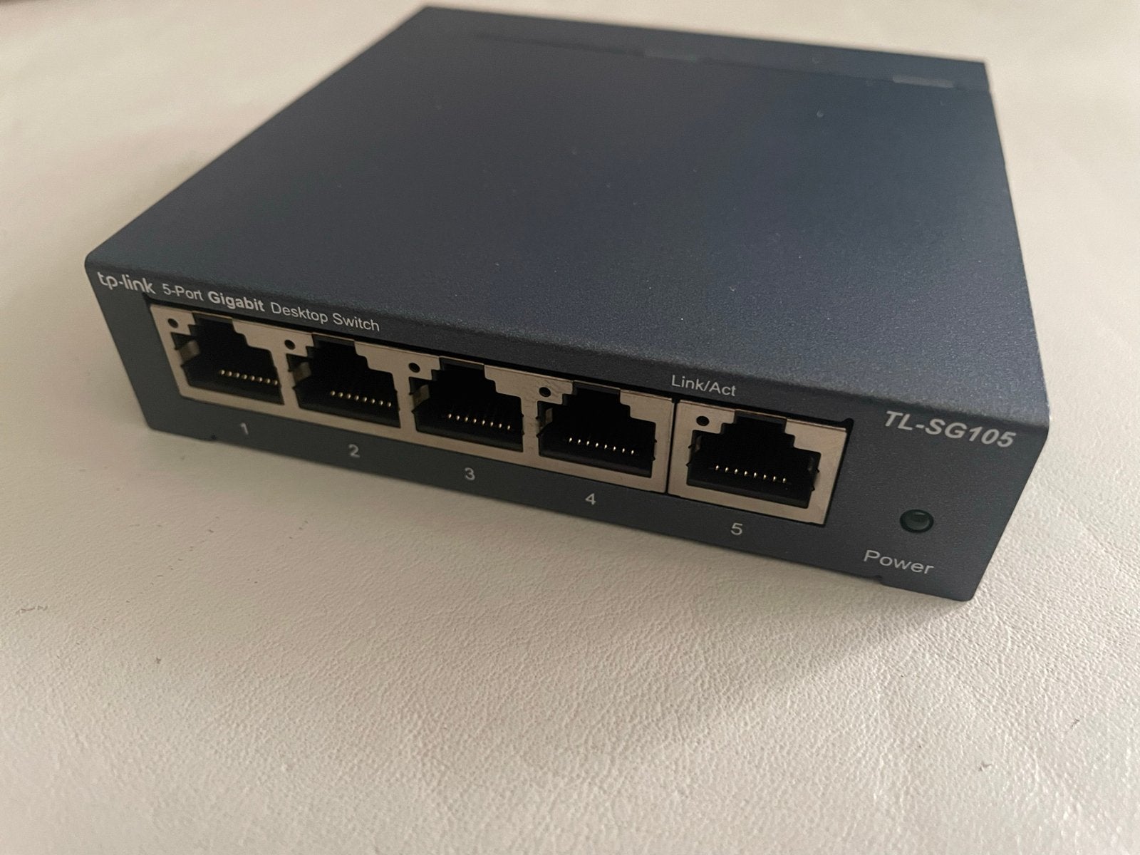 TP-Link TL-SG105 5-Poorts Gigabit Desktop Switch, Computers en Software, Netwerk switches, Ophalen, Zo goed als nieuw