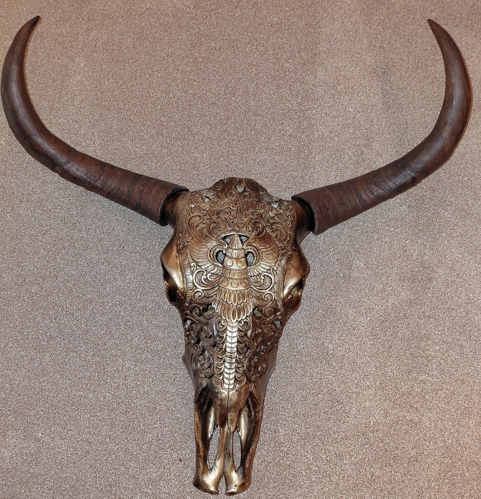 Bijzondere buffelschedel met decoratie, Ophalen, Wandsculptuur, Composieten, Zo goed als nieuw