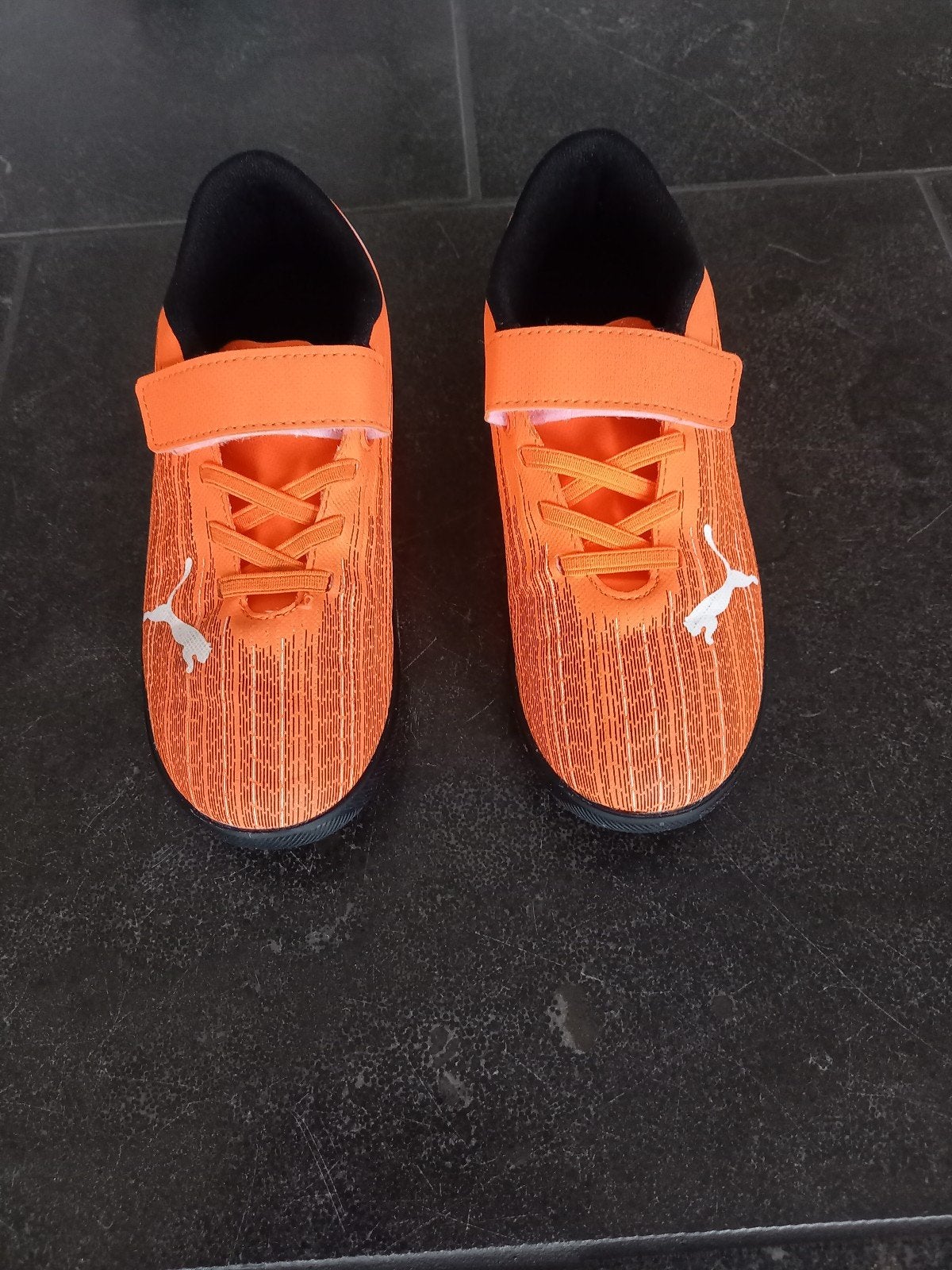 Puma voetbal/ hockey schoenen voor kunstgras maat 33, Ophalen, Zo goed als nieuw, Jongen, Schoenen