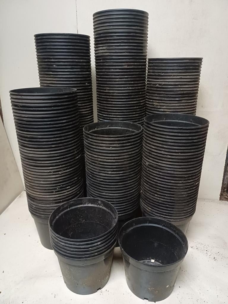 Kweekpotten plantenpotten bloempotten 2 liter, Kunststof, Gebruikt, Rond, Ophalen of Verzenden