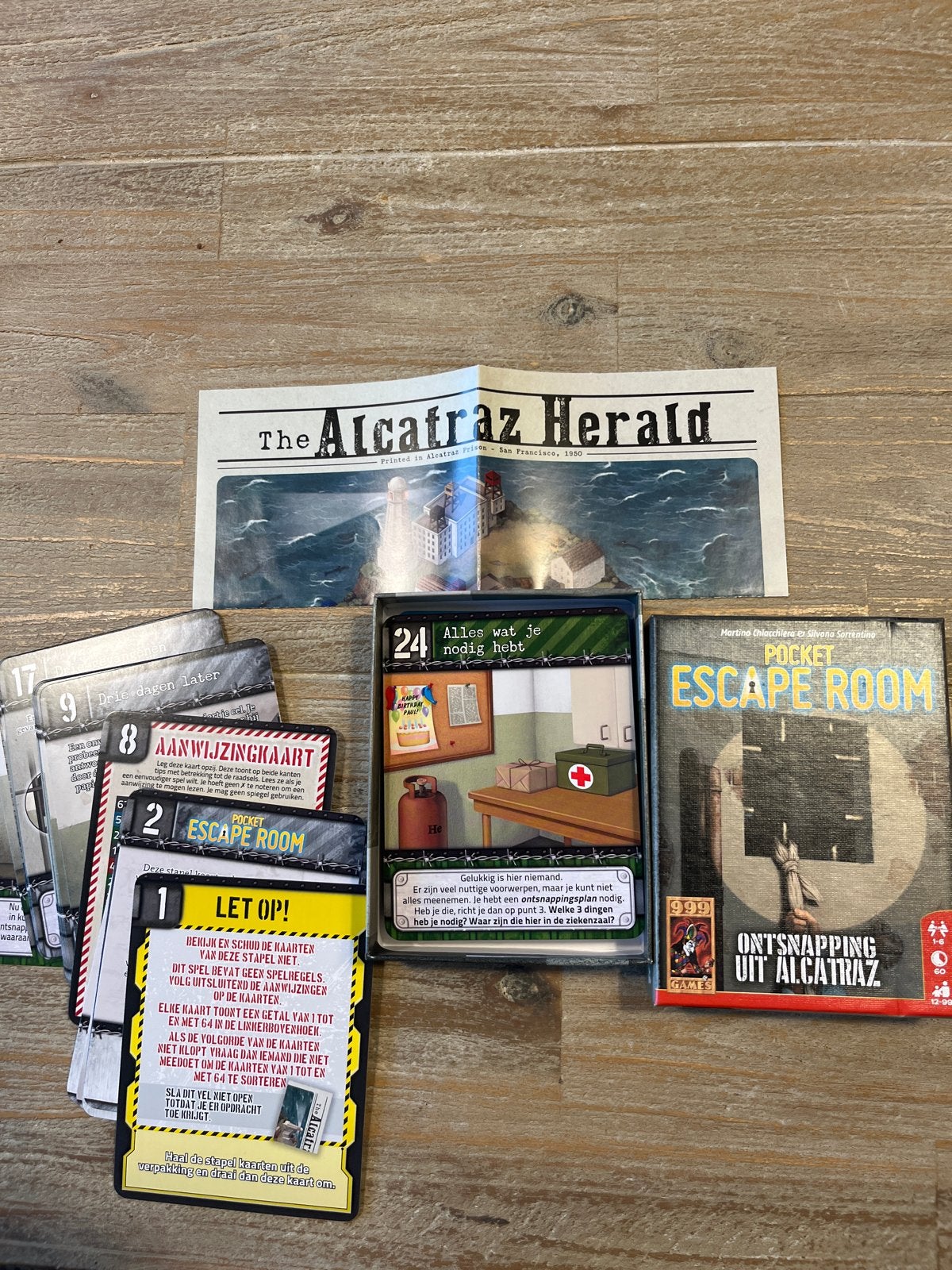 Pocket Escape Room: Ontsnapping uit Alcatraz, Vijf spelers of meer, Ophalen of Verzenden, Zo goed als nieuw