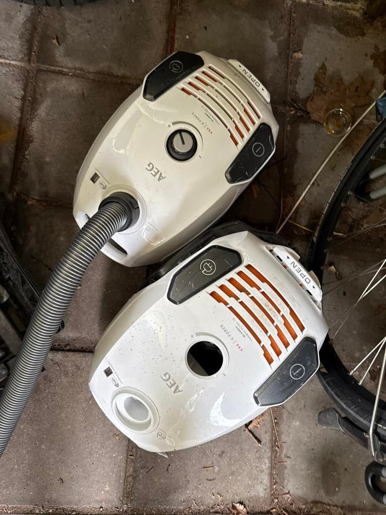2x AEG VX6 X Force stofzuigers - defect, voor onderdelen, Witgoed en Apparatuur, Stofzuigers, Ophalen, Niet werkend, Stofzuiger