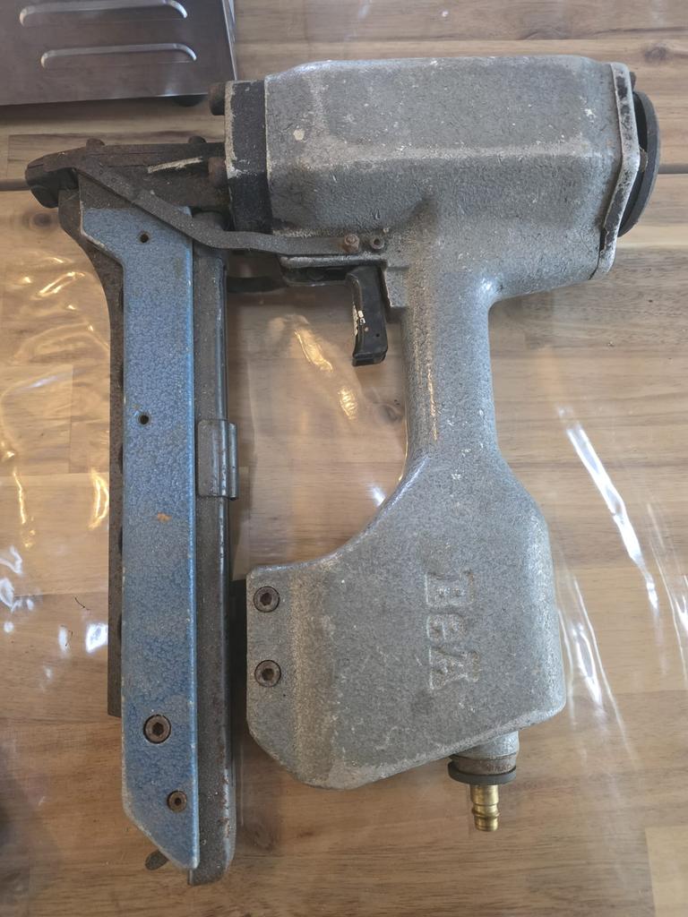 Tacker voor compressor, Minder dan 25 liter, Ophalen, Gebruikt, Minder dan 200 liter/min