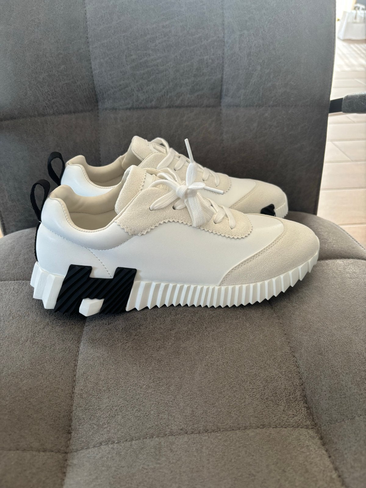 Hermes Bouncing- wit beige, Kleding | Heren, Wit, Nieuw, Ophalen of Verzenden, Sneakers of Gympen