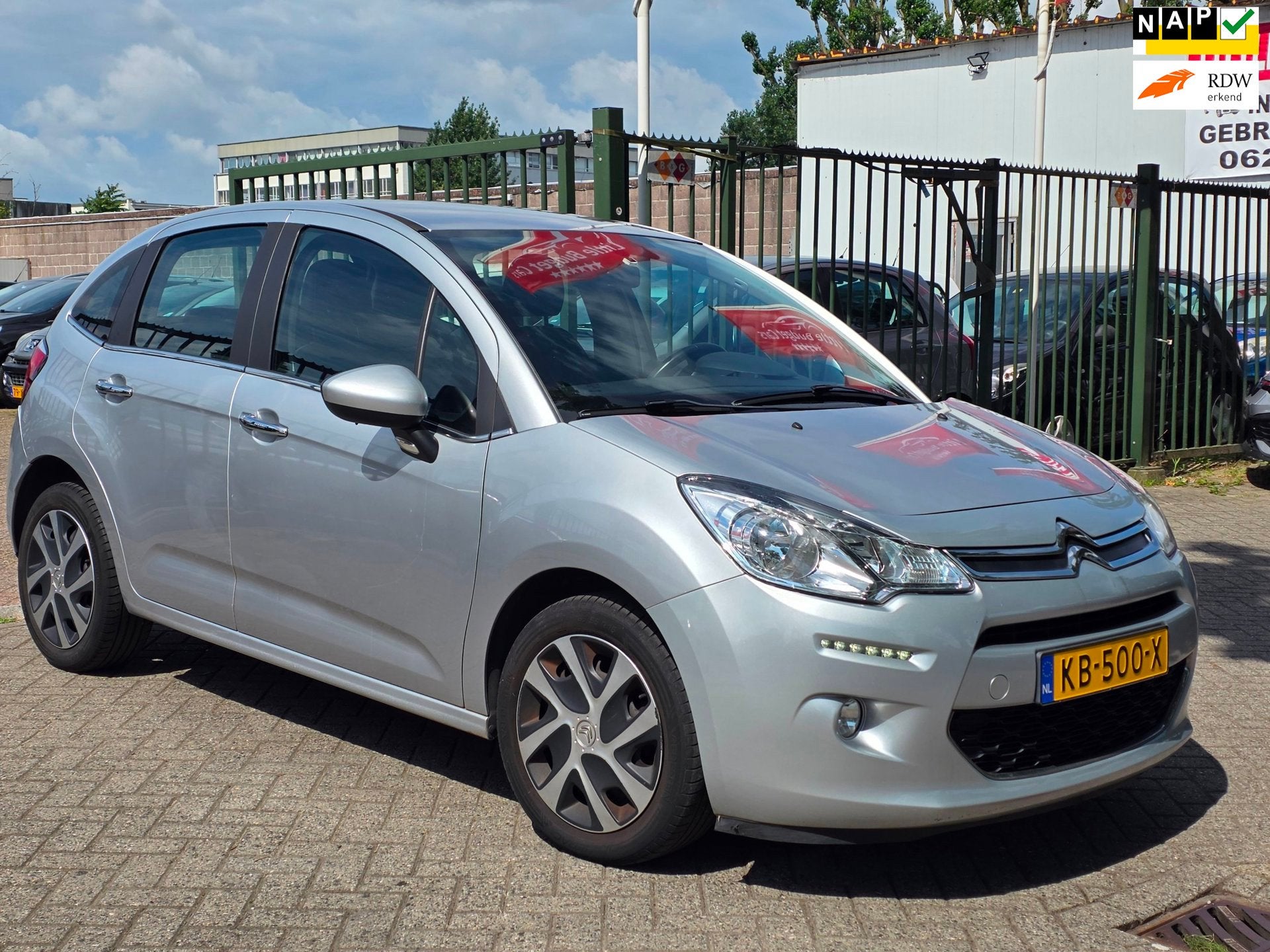 Citroen C3 1.2 PureTech Selection 1e eigenaar dealer onderho, Auto's, Voorwielaandrijving, Gebruikt, 1199 cc, 82 pk