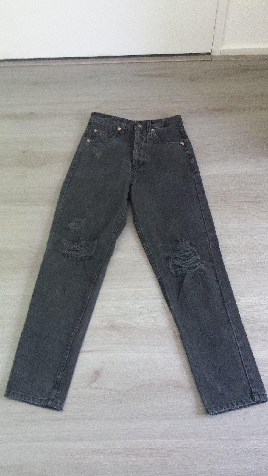 Nieuwe dames broek maat 34 van  STRADIVARIUS, Ophalen, Nieuw