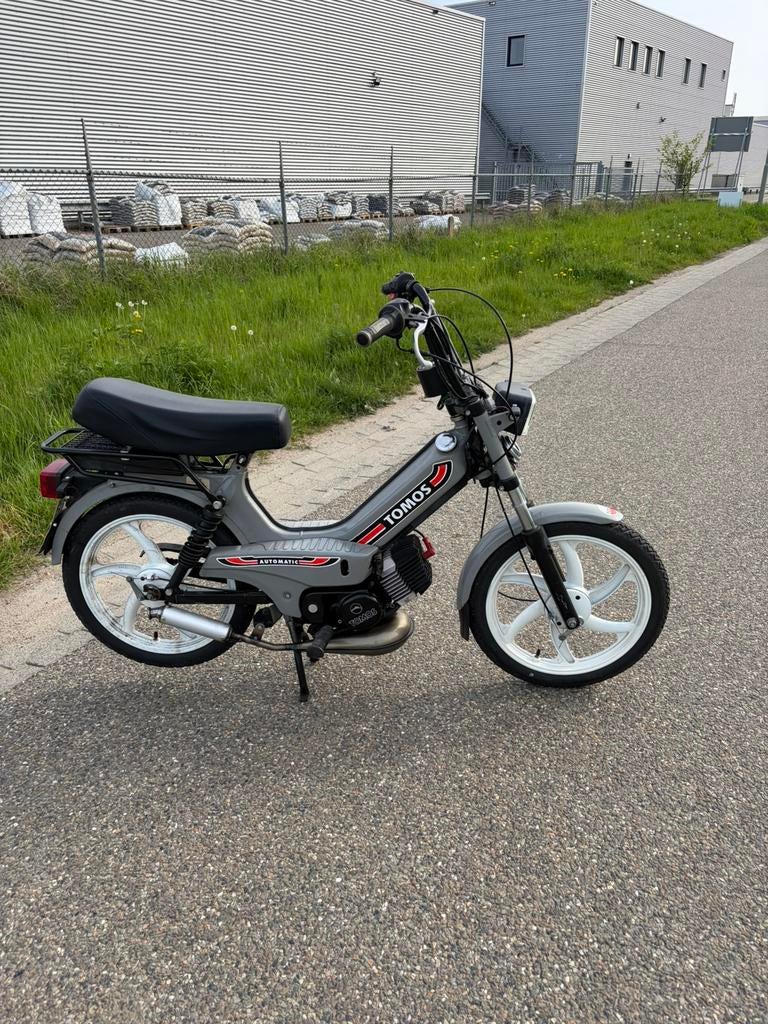 Tomos 65cc geel kenteken (loopt niet), Fietsen en Brommers, Brommers | Tomos, Ophalen, Maximaal 45 km/u, 65 cc, Zo goed als nieuw