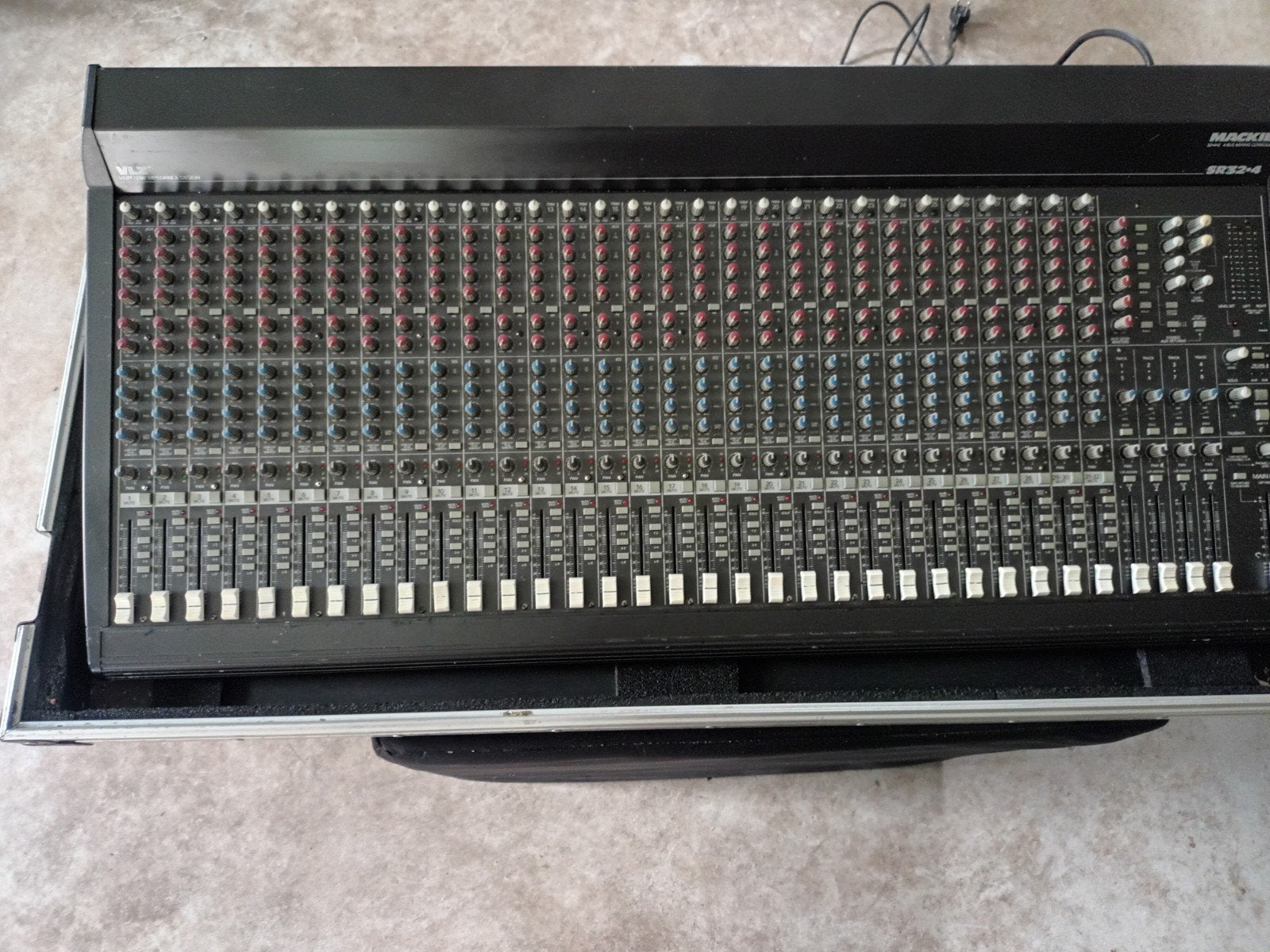 mackie SR32-4, Ophalen, Gebruikt, 20 kanalen of meer, Microfooningang