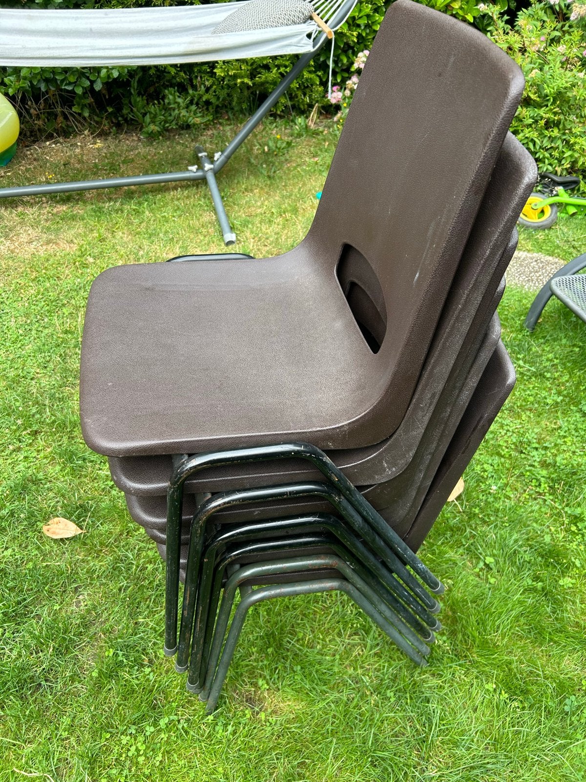 6x Stapelbare vintage school Stoelen - Bruin Kunststof, Huis en Inrichting, Ophalen, Kunststof, Gebruikt, Bruin