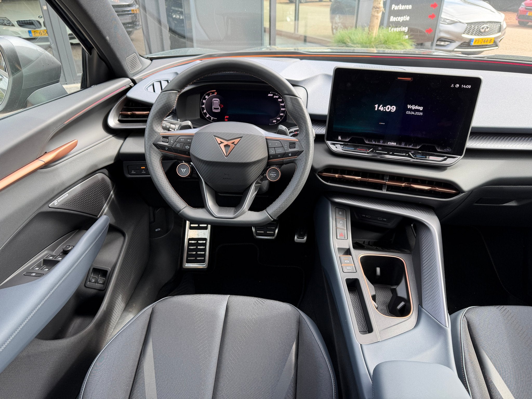 CUPRA Terramar 1.5 e-HYBRID Trekhaak-Sennheiser-Head up-360, Auto's, 12 maanden, 1798 kg, Terramar, Blauw