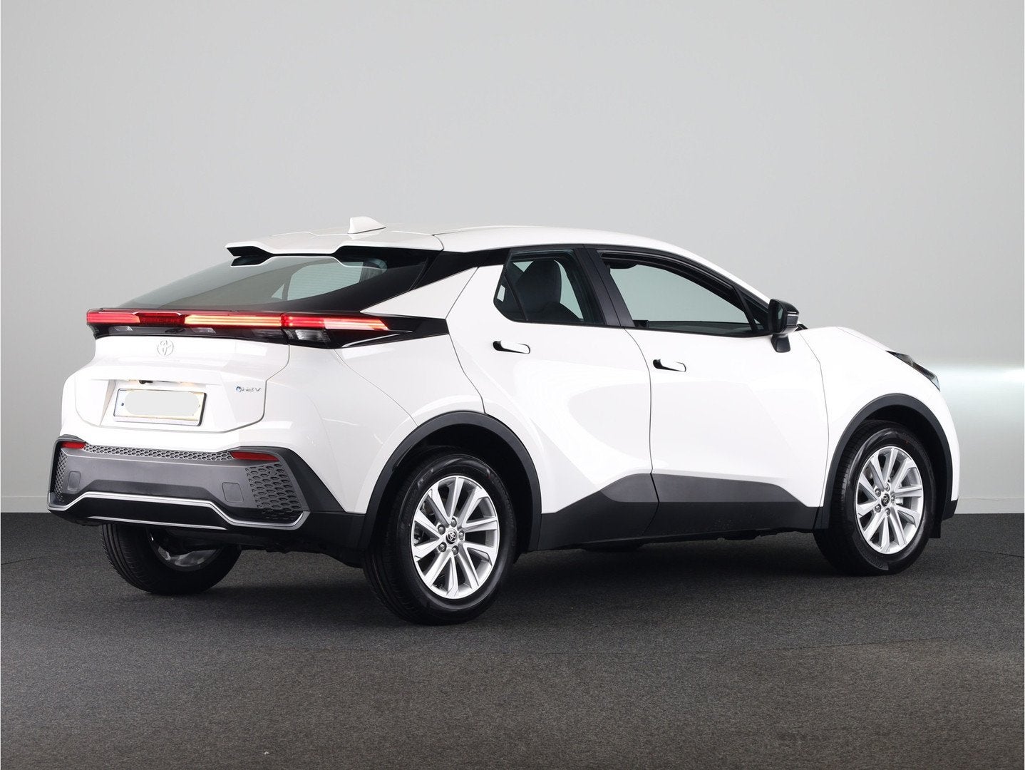 Toyota C-HR 1.8 Hybrid 140 Active | NIEUW & SNEL LEVERBAAR |, Auto's, 12 maanden, Stof, Zwart, 4 cilinders