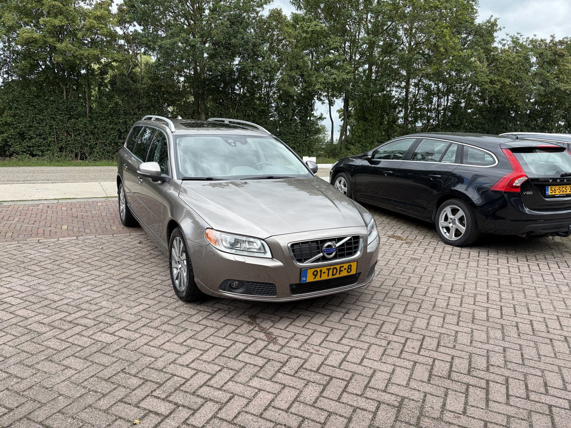 Volvo V70 1.6 T4 Limited Edition AUTOMAAT OPEN DAK ADD CRUIS, Euro 5, Gebruikt, Zwart, 4 cilinders