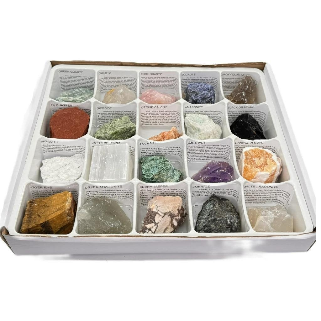 Mineralen doos 20 stuks met benaming 4-6 cm, Verzamelen, Ophalen of Verzenden, Mineraal