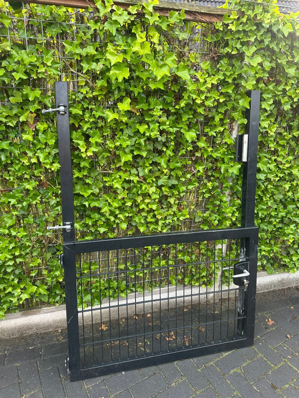 Zwarte dubbelstaafmat poort + palen en Locinox slot 120x80cm, Ophalen, Zo goed als nieuw, Minder dan 100 cm, Looppoort